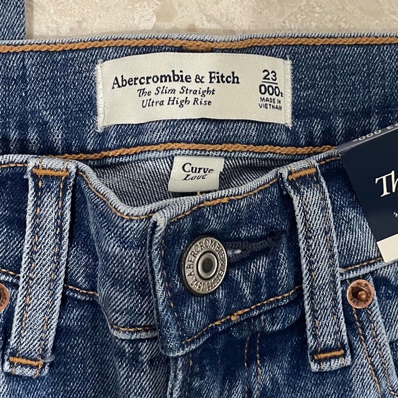 NWT Abercrombie Slim Straight Ultra High Rise Jean (Size 23) - Picture 4 of 6